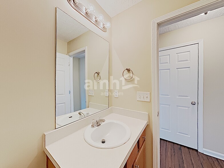 Building Photo - 377 Stewart Springs Dr