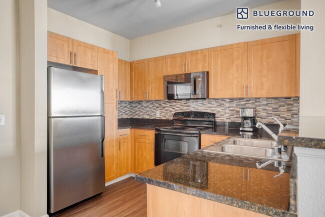 Building Photo - 350 S Jackson St