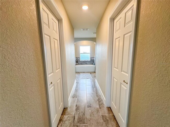 Building Photo - 10396 SW 45th Ave
