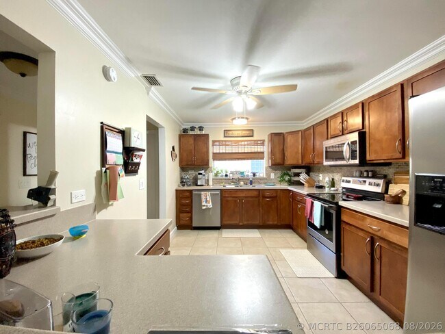 Building Photo - 9132 Pine Springs Dr