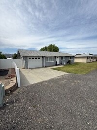 Building Photo - Charming 3-Bedroom Home in East Wenatchee
