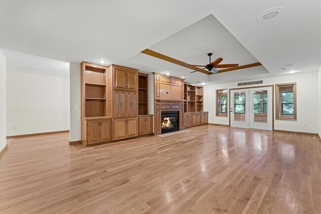 Building Photo - 3261 Eden Dr