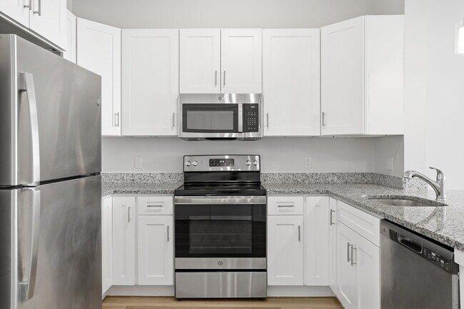 Building Photo - 71 Connecticut Ave