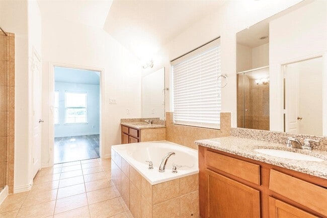 Building Photo - 3094 Camden Park Ln