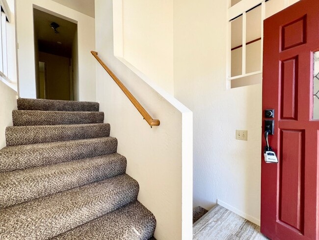 Building Photo - Spacious 4-Bed, 3-Bath Single-Family Home ...