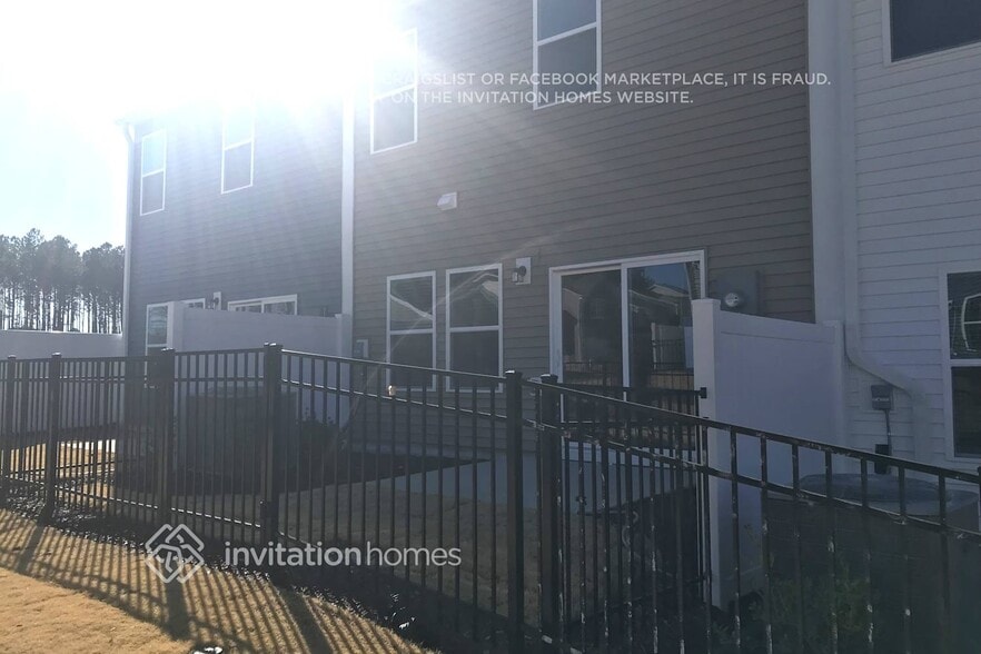 Building Photo - 922 Greenville Wy