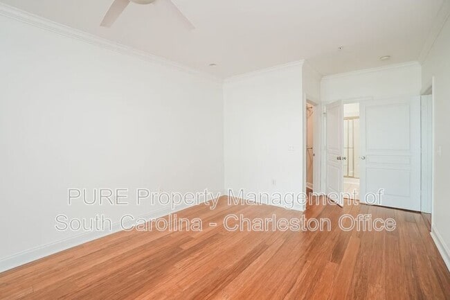 Building Photo - 1025 Riverland Woods Pl