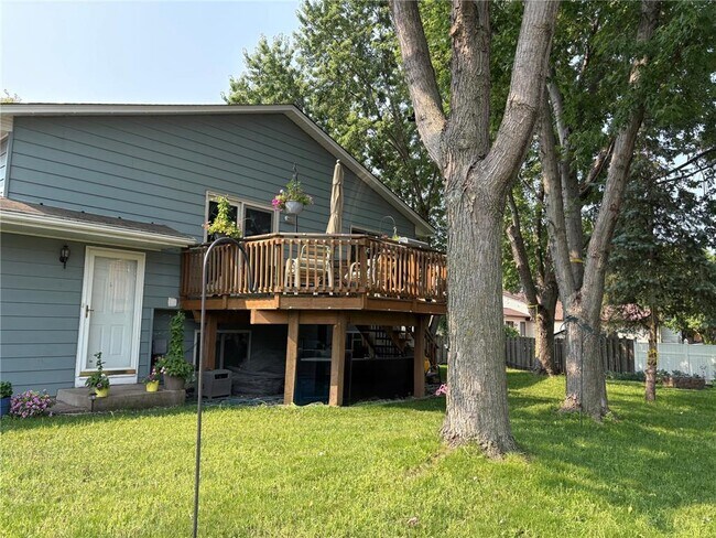 Building Photo - 9055 Forestview Ln N