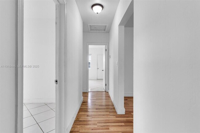 Building Photo - 3841 SW 91 Ave