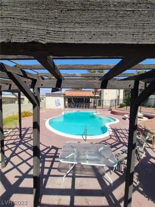 Building Photo - 1390 E Vegas Valley Dr