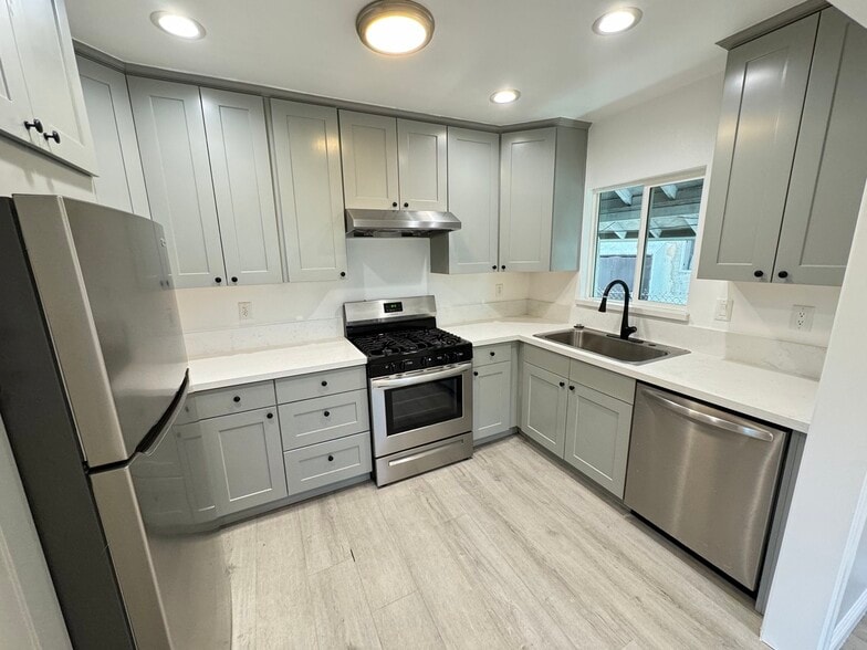 Building Photo - 3031 Langford Pl