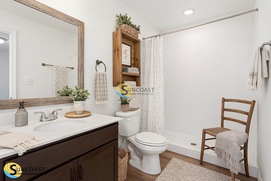 Building Photo - 7638 Mailes Ct