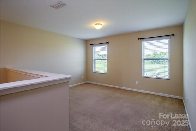 Building Photo - 824 Summerlake Dr