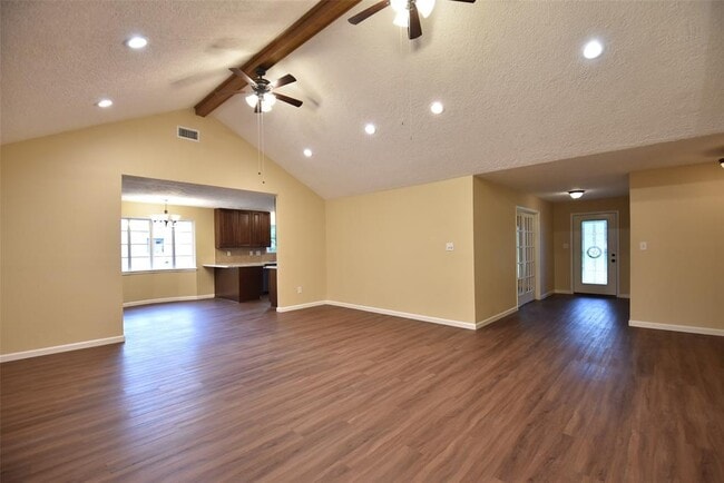Building Photo - 2910 Colonial Dr
