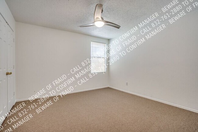 Building Photo - 616 Almandora Dr