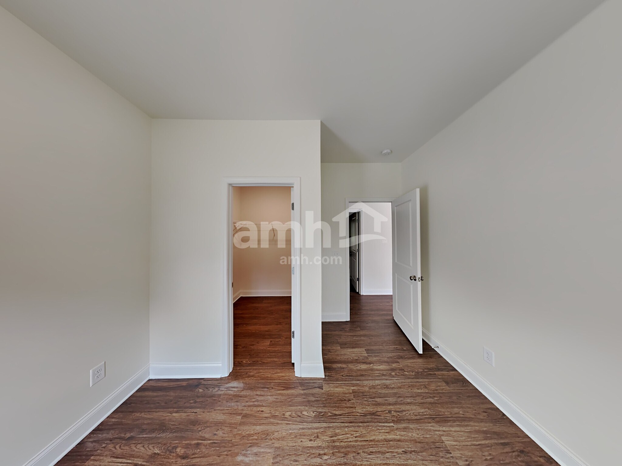 Building Photo - 5070 Hudson Vly Dr