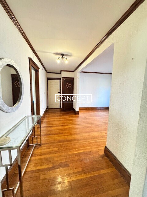 Primary Photo - 14 Lakeville Rd