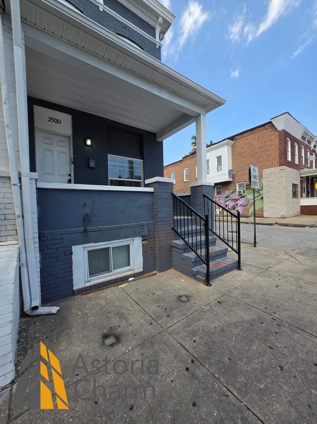 Building Photo - 2920 E Madison St