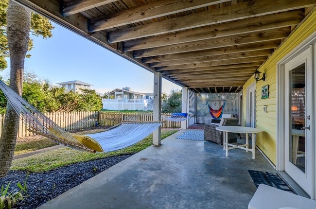 Building Photo - Solita @ 2 Sand Dollar Lane