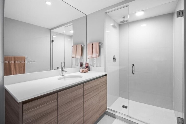 Building Photo - 121 NE 34th St