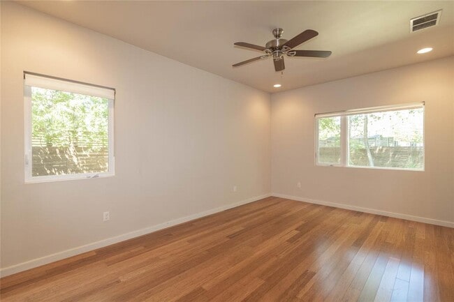 Building Photo - 1702 Forest Hill Dr