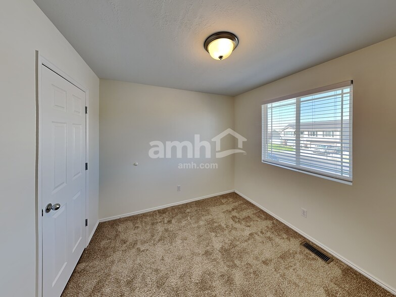 Building Photo - 3681 W 4525 S