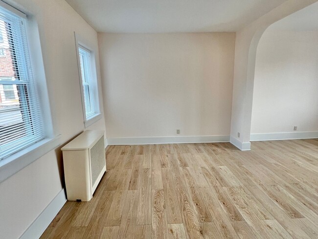 Building Photo - 77 Glenbrook Rd