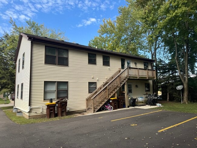 Building Photo - 479 Eisenhower St