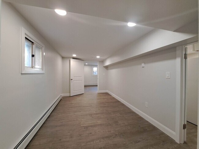 Building Photo - 6304 Liebig Ave