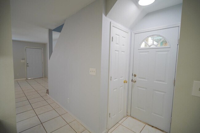 Building Photo - 2648 Tess Cir