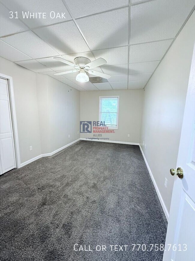 Building Photo - 31 White Oak Dr SE