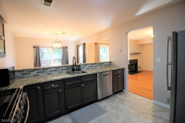 Building Photo - 83 Winchester Way