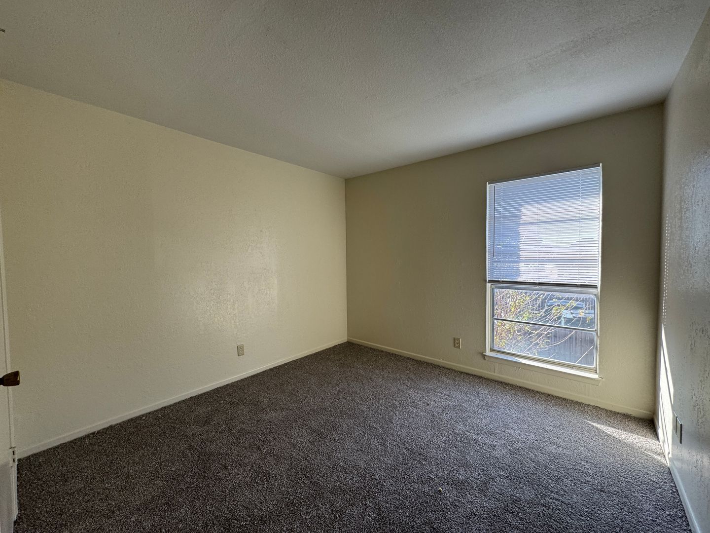 Building Photo - 4306 Lake Rd