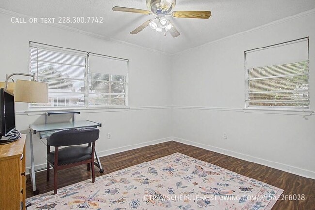 Building Photo - 883 Rustwood Dr