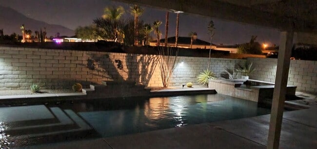 Building Photo - 3+ bedroom, 2 bath pool and spa home