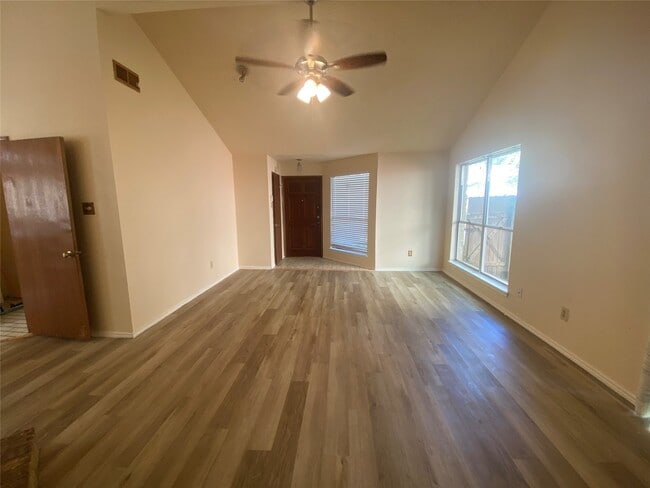 Building Photo - 3534 Woodmere Ln