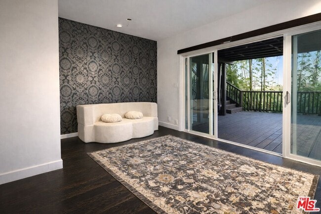 Building Photo - 8810 Hollywood Blvd