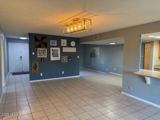 Building Photo - 1105 W Juanita Ave