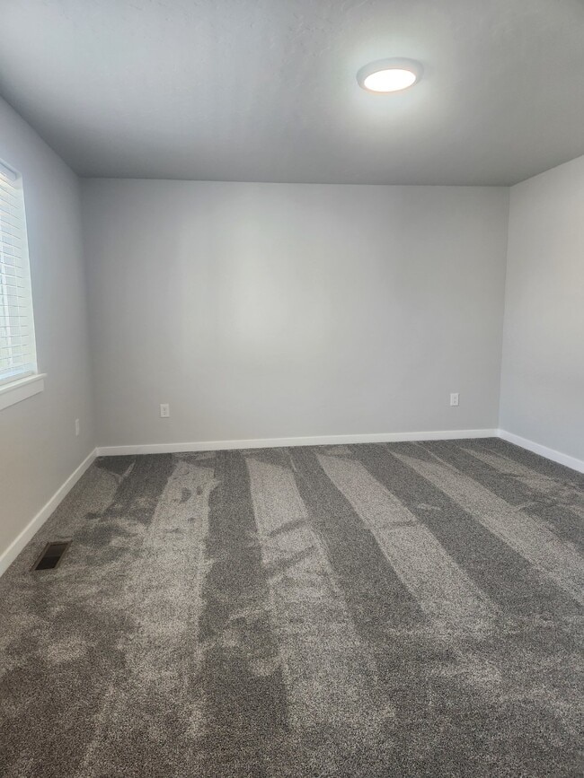 Building Photo - 1967 S Saltbrush Wy