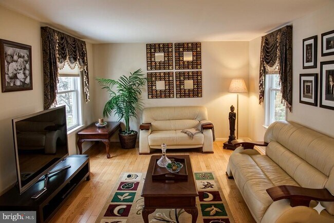 Building Photo - 14423 Pebble Hill Ln