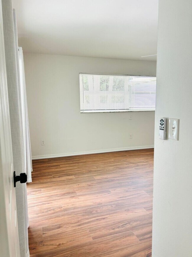 Building Photo - 162 Beacon Ln