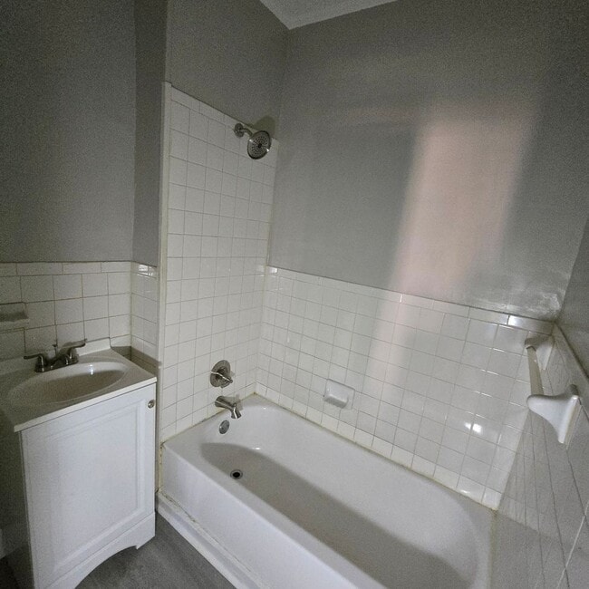 Building Photo - 858 Alaska St