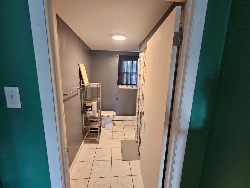 Building Photo - 323 E 2nd Ave