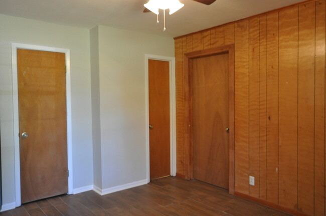 Building Photo - COMING SOON! 3 Bedroom 1.5 Bath Rental in ...