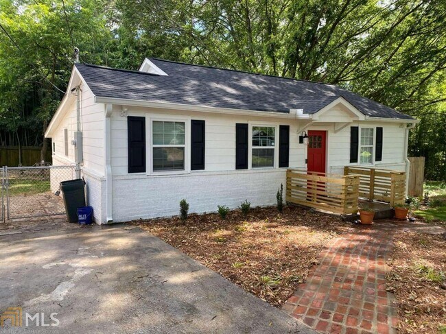 Building Photo - 1127 Dobbs Dr SE