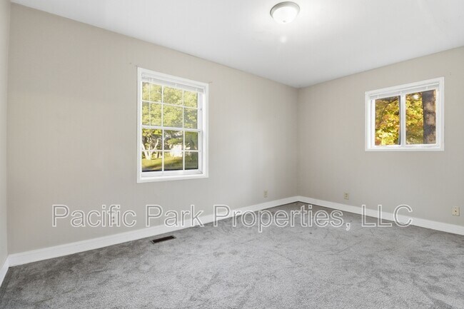 Building Photo - 3939 Esquire Pl