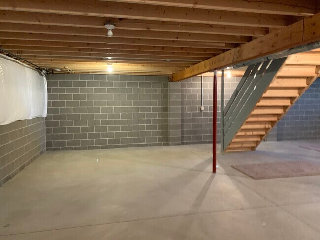 Building Photo - 2409 Wittenberg Ave SE