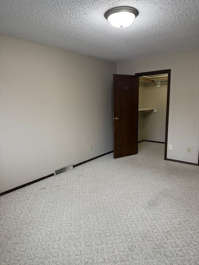 Building Photo - 2305 4th Ave S