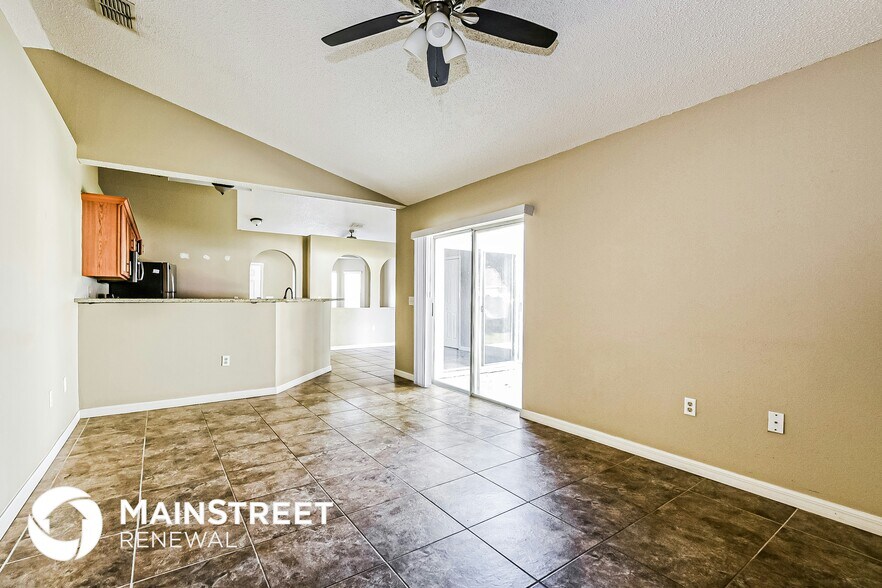 Building Photo - 822 Del Prado Dr