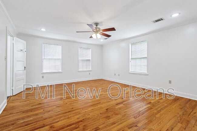 Building Photo - 12 Oaklawn Dr